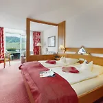 Sporthotel Zum Hohen Eimberg 4*