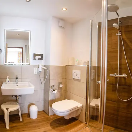 Zum Hohen Eimberg Hotell