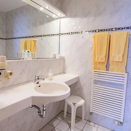 Sporthotel Zum Hohen Eimberg 4*